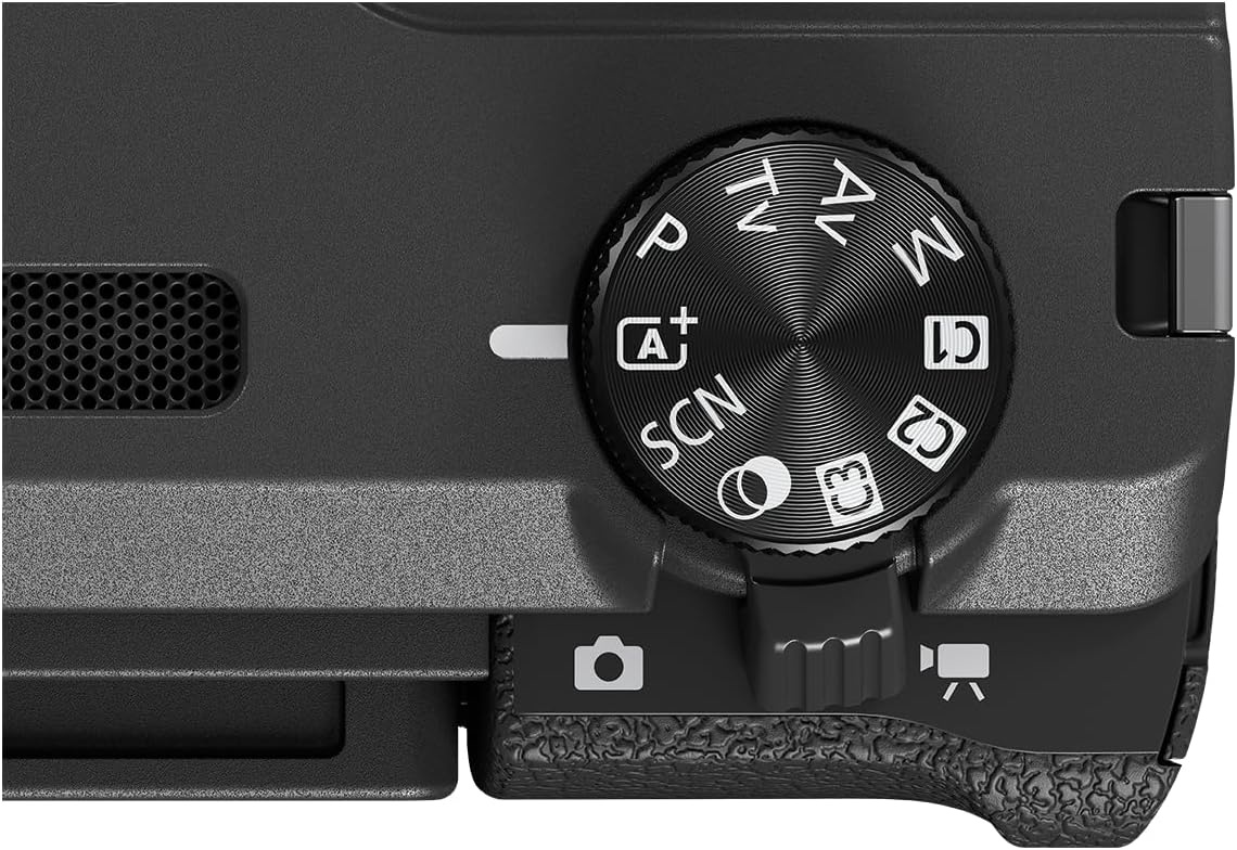 image:imageCanon PowerShot V1 Hybrid Camera Builtin UltraWideAngle Zoom Lens 4K Video Vlogging Live Streaming Content Creation Compact Design